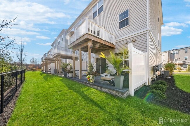 Building Photo - 1901 Swales Ct