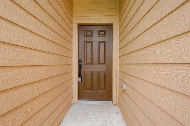 Building Photo - 12063 Quartersawn Ln