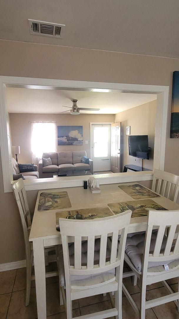 Building Photo - Charming 3-Bedroom, 1-Bath Home with Large Backyard – Fully Furnished!