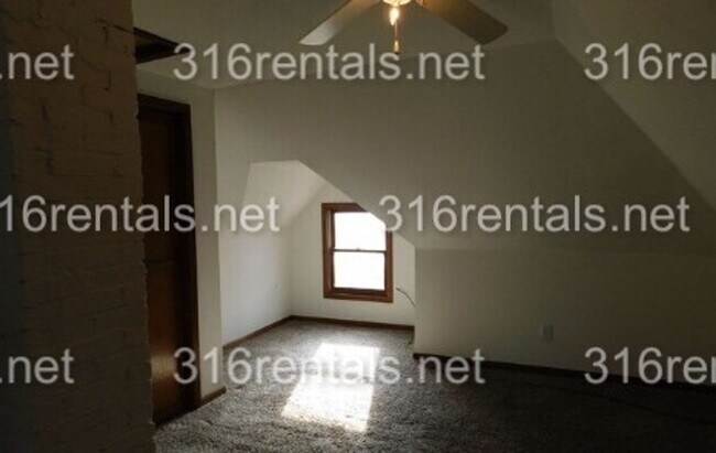 Building Photo - 621 Osage St