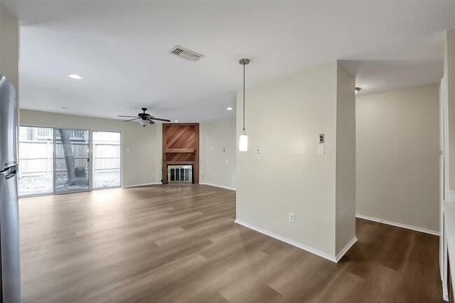 Building Photo - 67 Marabou Pl