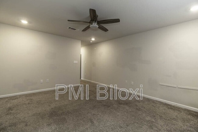 Building Photo - 1005 Enclave Cir