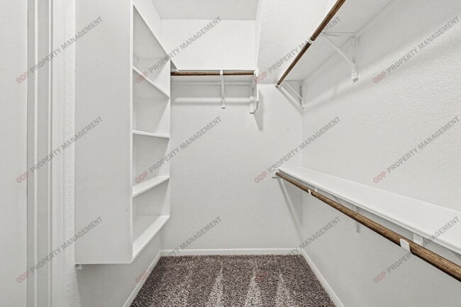 Building Photo - 2325 Vicksburg Ln