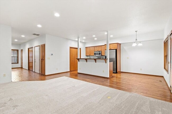 Building Photo - 3126 Alameda St