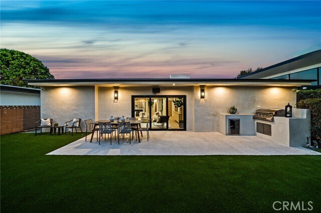 Building Photo - 5157 Woodley Ave