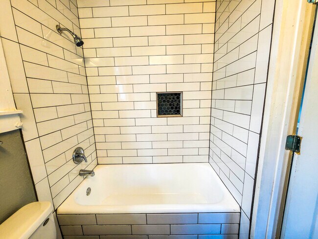 Building Photo - 126 Uvalde St