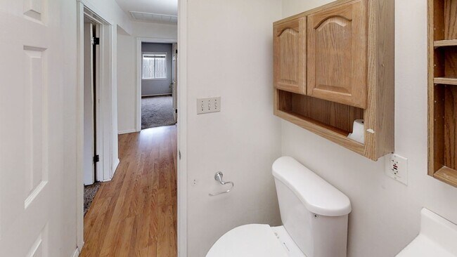 Building Photo - 3BD/2BA, Large Rooms, Patio!