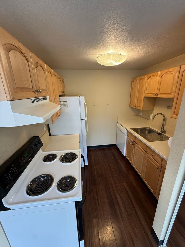 Building Photo - JHOP01