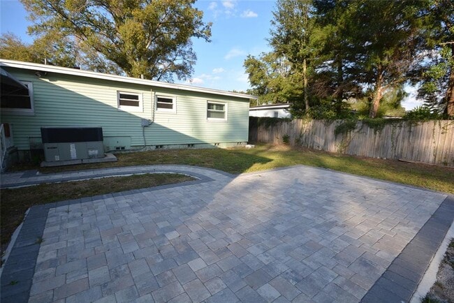 Building Photo - 3006 Vine St