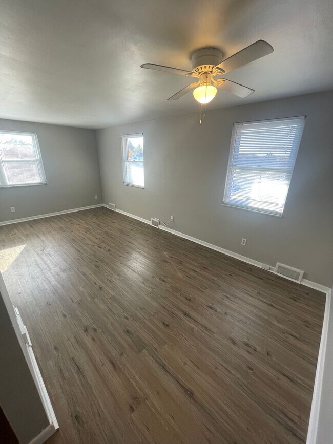 Building Photo - 2 Bedroom Apartment with Garage in McCandless!