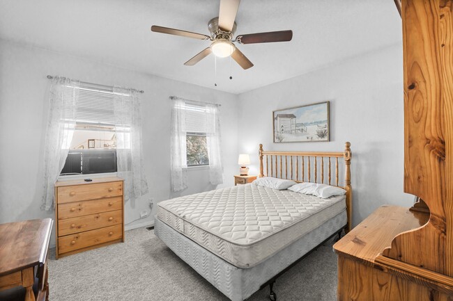 Building Photo - 103 Racquet Pl