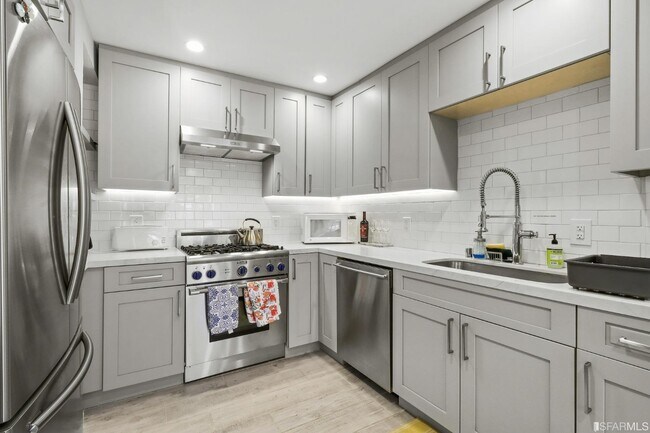 Building Photo - 3242 Washington St