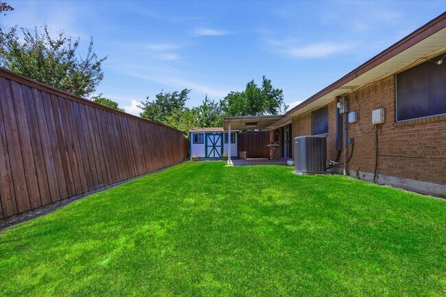 Building Photo - 2132 Bordeaux Dr