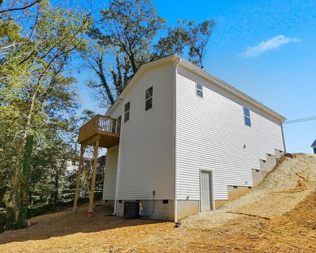 Building Photo - 75 Woodsdale Pl SE