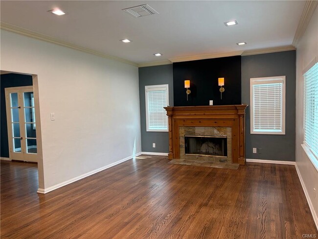 Building Photo - 4244 Laurelgrove Ave