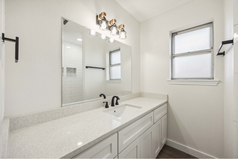 Building Photo - 12418 A Bar Dr