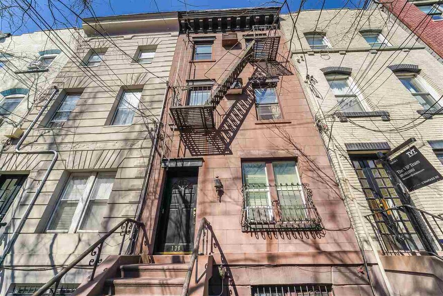 Building Photo - 138 Garden St