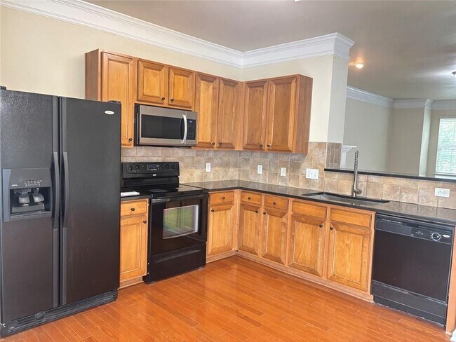 Building Photo - 2215 Landing Walk Dr