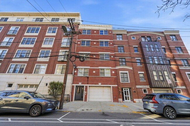 Building Photo - 86 Clinton St