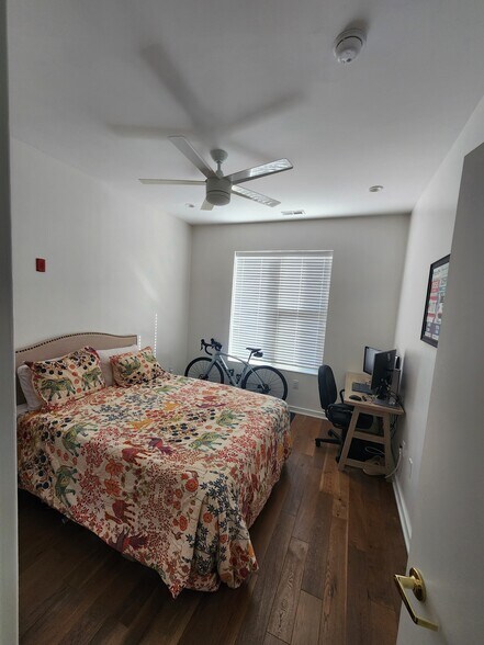 Building Photo - 1500 N American St