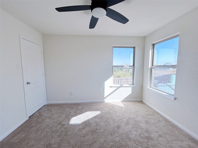 Building Photo - 28318 Aperture Ct