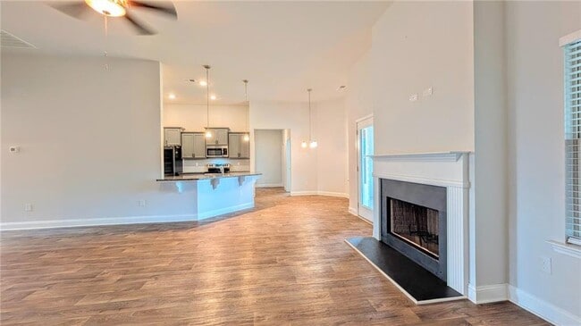 Building Photo - 6055 Creekside View Ln
