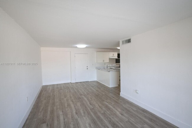 Building Photo - 3501 W 11th Ave