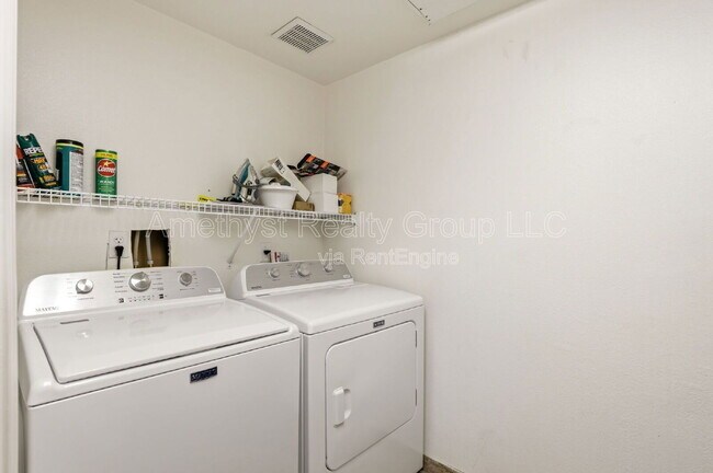 Building Photo - 10030 W Indian School Rd