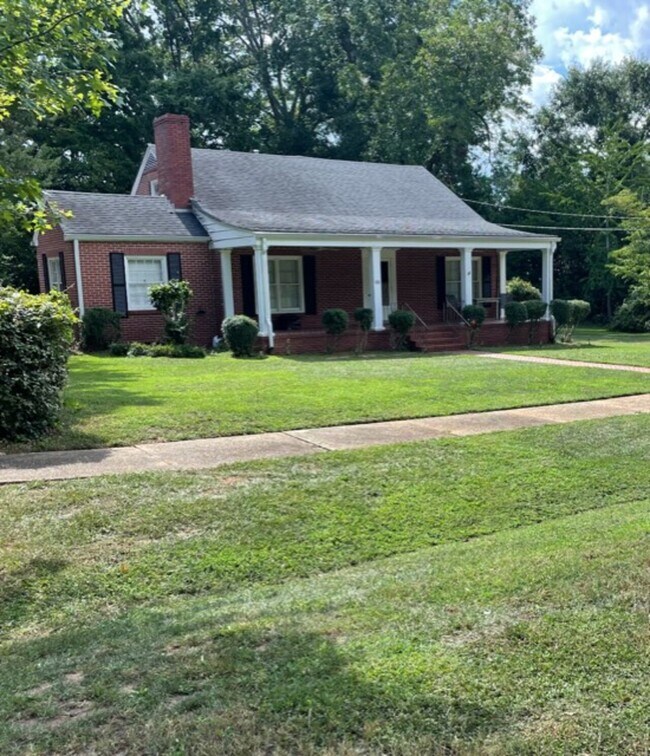 Building Photo - GCSU House