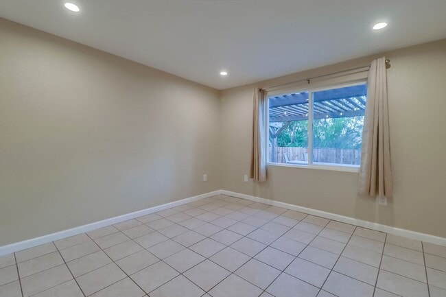 Building Photo - Barcelona Ridge Estates