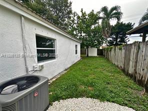 Building Photo - 1645 NE 175th St