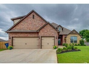 Building Photo - Kelly Lakes Addition - 4 bed 2 1/2 bath + ...
