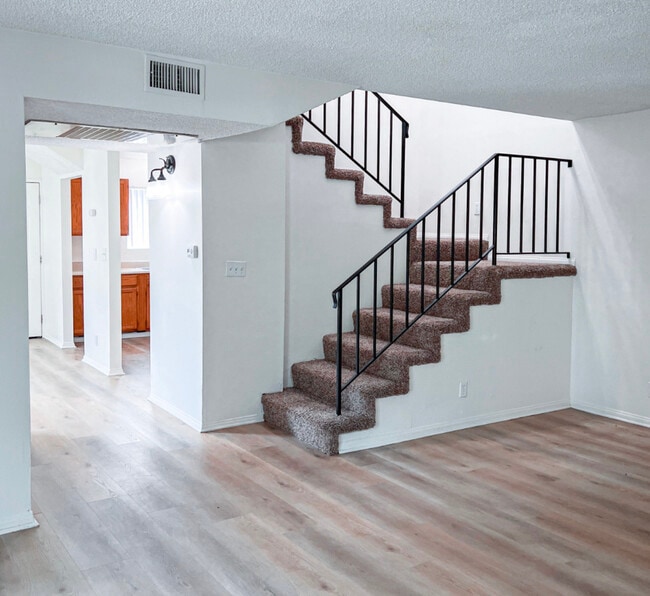 Primary Photo - Mar Vista Apartments