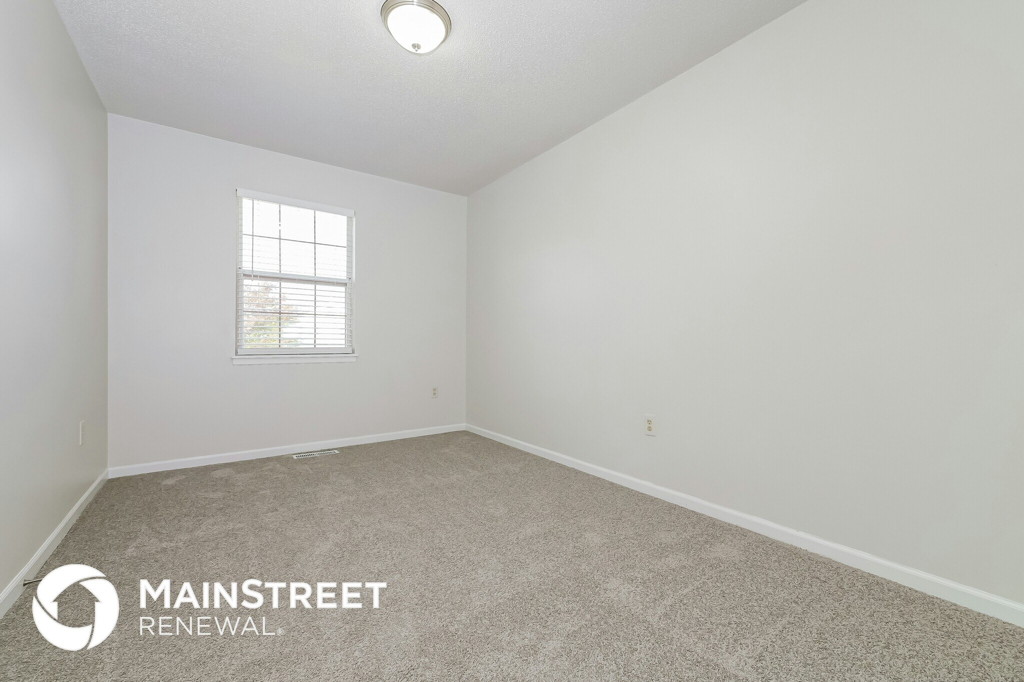 Building Photo - 421 SW Hamilton Ln