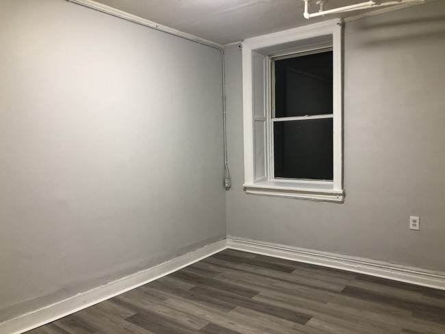 Building Photo - 630 Bergen Ave