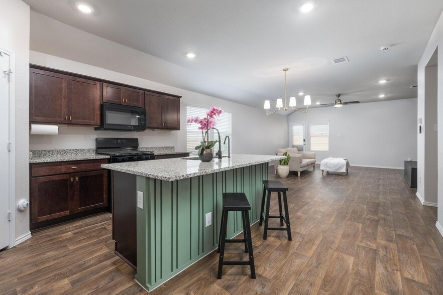 Building Photo - 105 Black Wolf Run