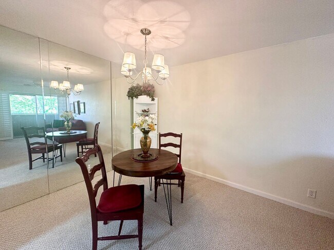 Building Photo - AVAILABLE NOW! 1 Bed 1 Bath Apartment in P...