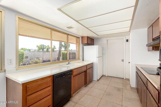 Building Photo - 4013 S Hazelton Ln