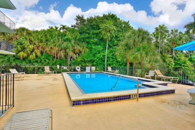 Building Photo - 2539 Bayshore Dr