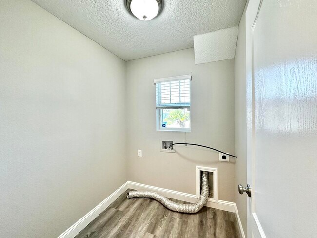Building Photo - 210 Ashby Lndg Wy