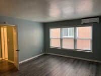 Building Photo - Charming Studio Apartment in Prime Long Be...