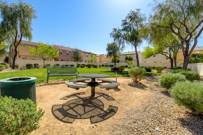 Building Photo - 4 Bedroom Home in the South West / 89139 Area