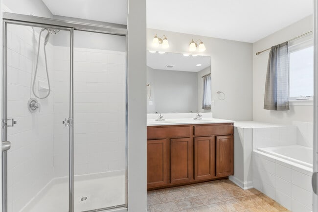 Building Photo - 172 Birds Eye View Dr