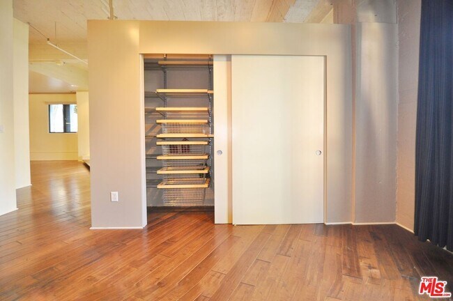 Building Photo - 849 S Broadway