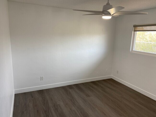 Building Photo - 61880 Verbena Rd