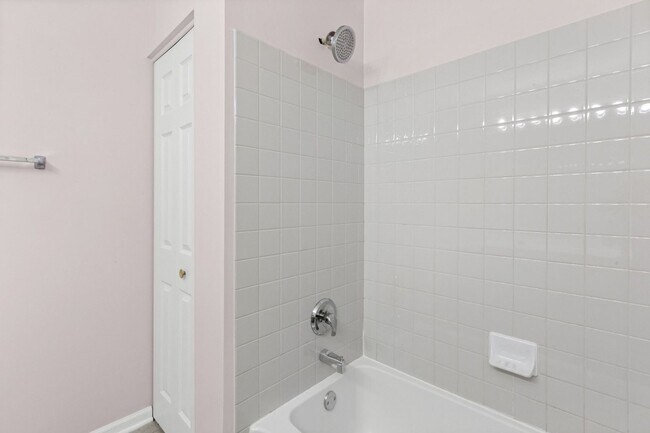 Building Photo - 2365 Overlook Ct