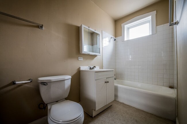 Building Photo - 5500 W Van Buren St Chicago, IL 60644