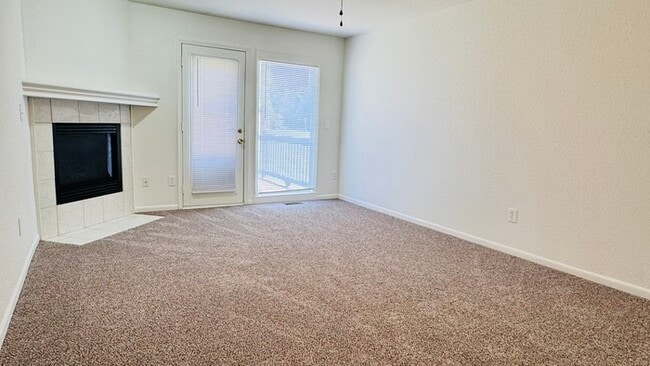 Building Photo - Creekwood Park Townhomes - 3 Bedrooms, 2 Baths, 2-Car Garage — Move-In Ready!