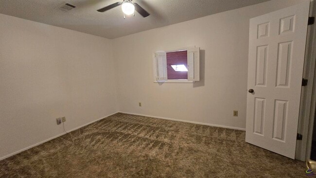 Building Photo - 313 Westcliff Center St