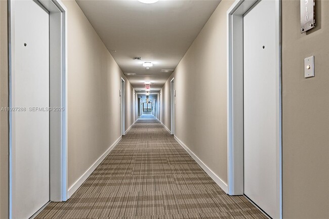 Building Photo - 321 NE 26th St